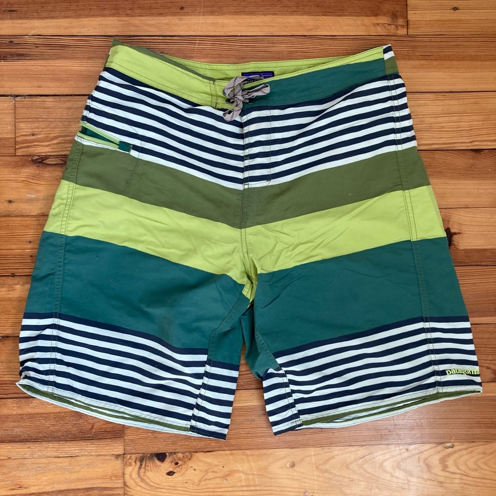 Patagonia Wavefarer Boardshorts Size 33
